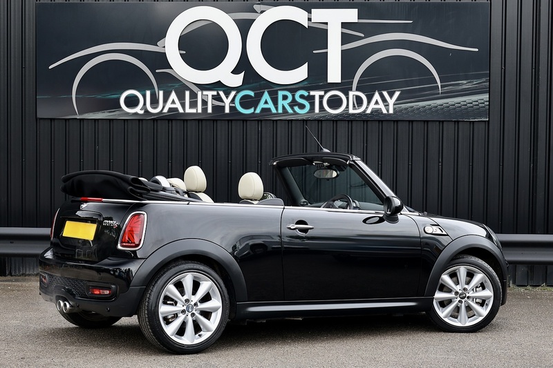 MINI Cooper S Convertiblw £4,500 Extras + CHILI Pack + Heated Leather + Harmon Kardon Image 12