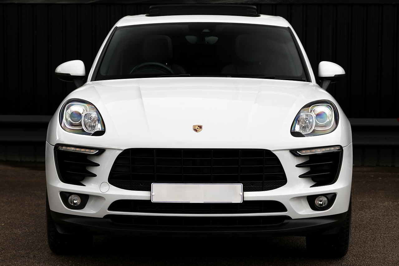 Porsche Macan 1 Lady Owner + Pano Roof + Reverse Camera - Large 3