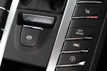 Porsche Macan 1 Lady Owner + Pano Roof + Reverse Camera - Thumb 13