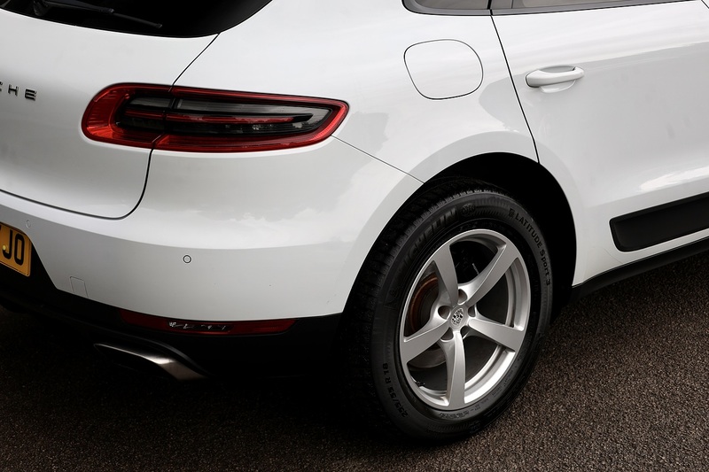 Porsche Macan 1 Lady Owner + Pano Roof + Reverse Camera Image 19