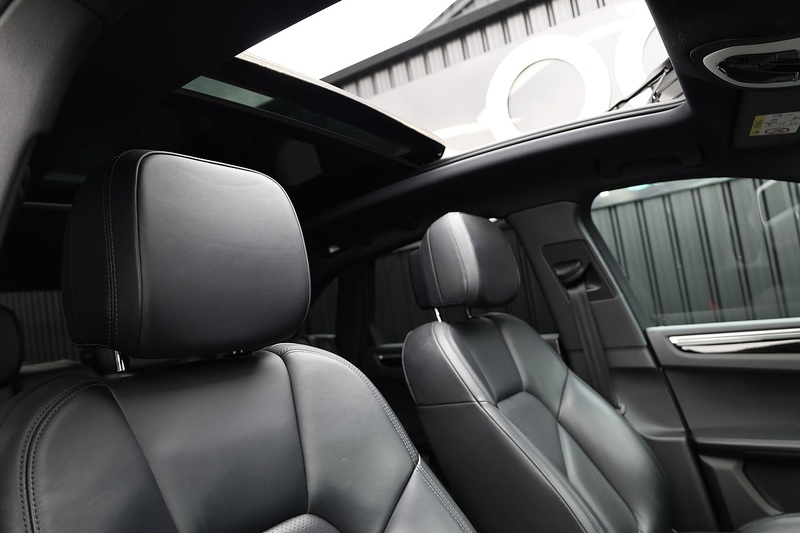 Porsche Macan 1 Lady Owner + Pano Roof + Reverse Camera Image 11