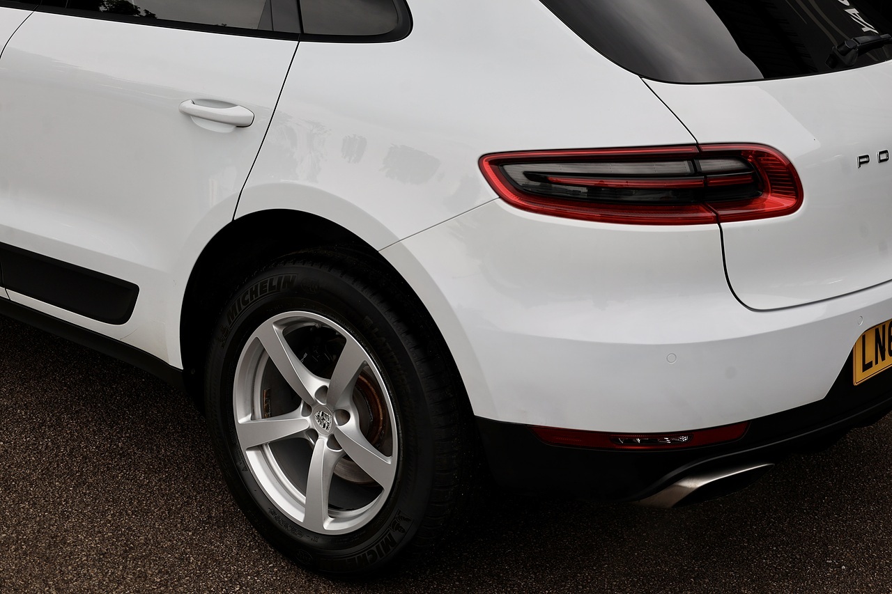 Porsche Macan 1 Lady Owner + Pano Roof + Reverse Camera - Large 29