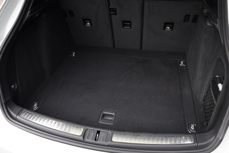 Porsche Macan 1 Lady Owner + Pano Roof + Reverse Camera Image 31