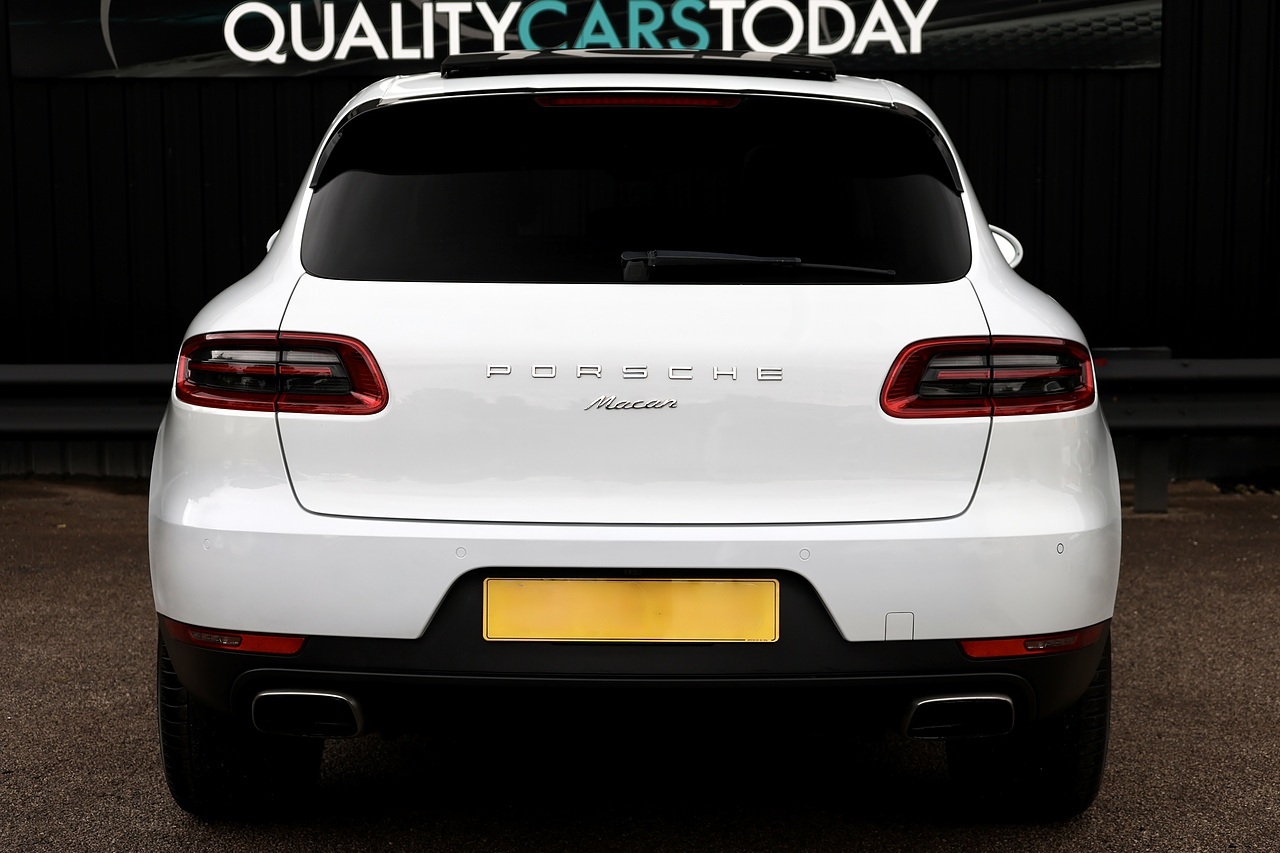 Porsche Macan 1 Lady Owner + Pano Roof + Reverse Camera - Large 4