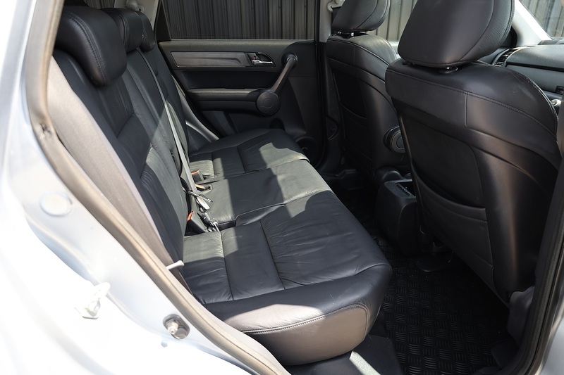 Honda CR-V EX 2 Former Keepers + 17 Services + Pano Roof Image 23