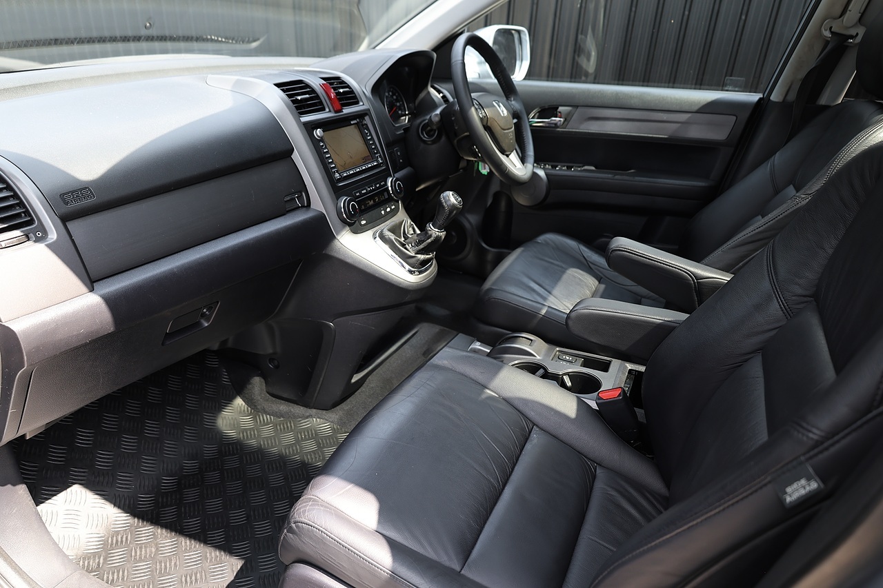 Honda CR-V EX 2 Former Keepers + 17 Services + Pano Roof - Large 2