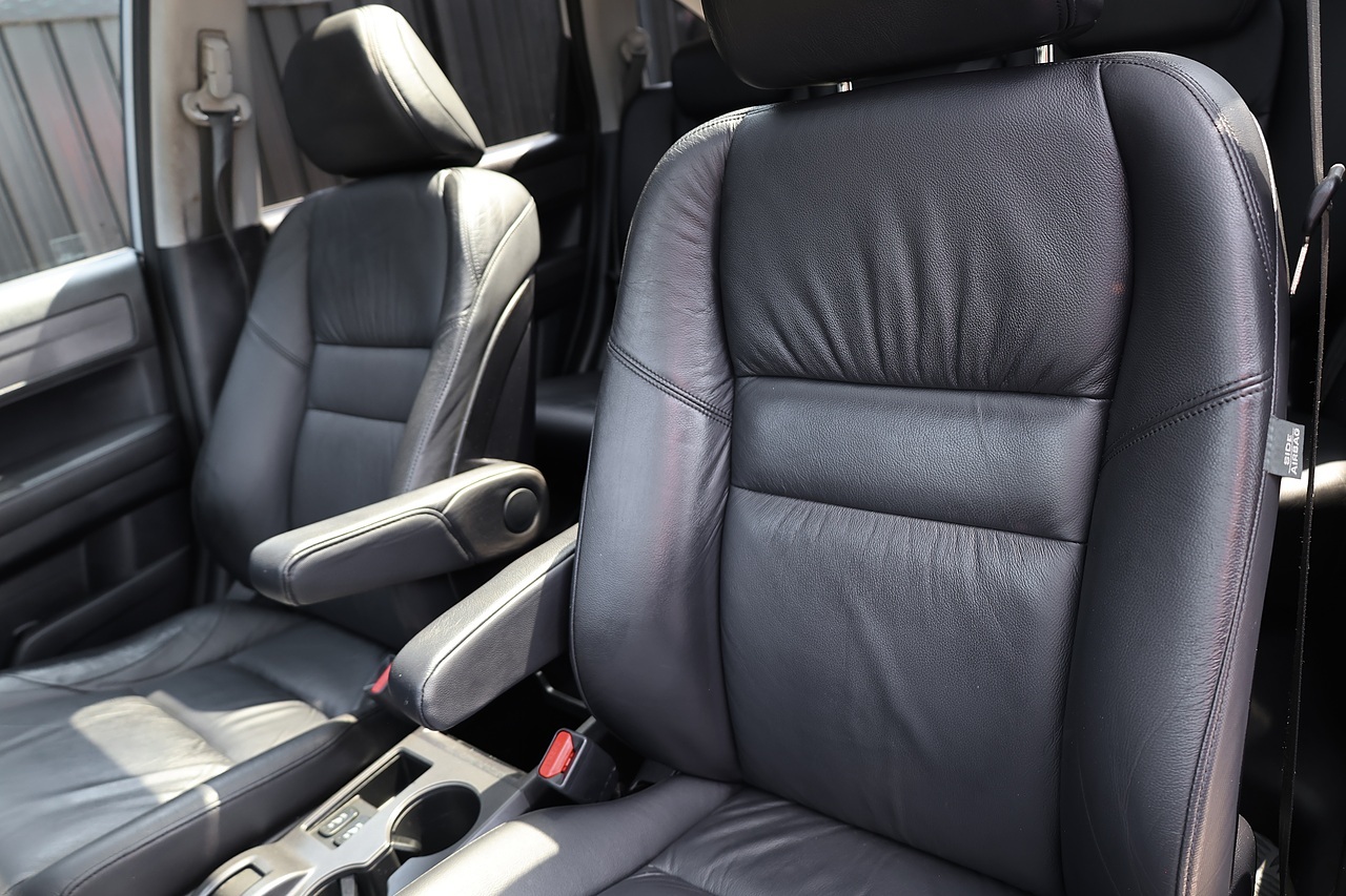 Honda CR-V EX 2 Former Keepers + 17 Services + Pano Roof - Large 10