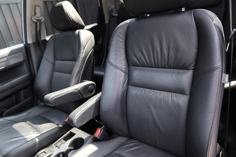 Honda CR-V EX 2 Former Keepers + 17 Services + Pano Roof Image 10