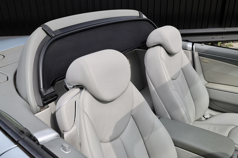 Mercedes-Benz SL 350 3 Former Keepers + Just Serviced by MB Image 12