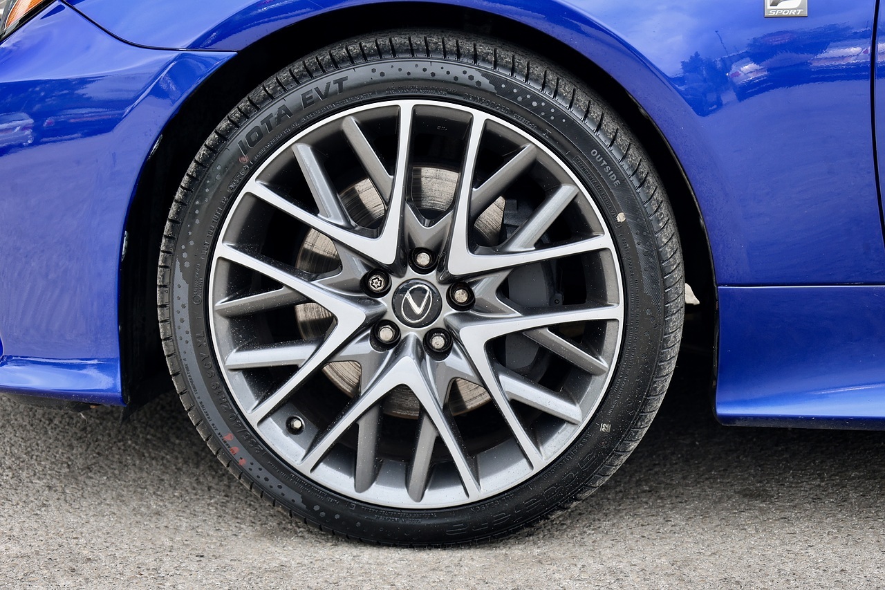 Lexus RC 300h F-Sport Full Lexus History + Lexus Warranty + x4 New Tyres - Large 34
