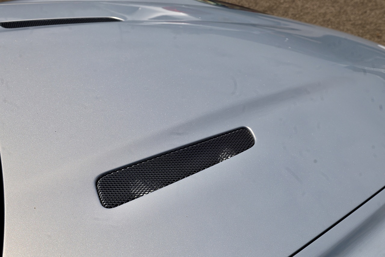 Aston Martin DB9 2 Former Keepers + Full Aston Martin Main Dealer History - Large 12