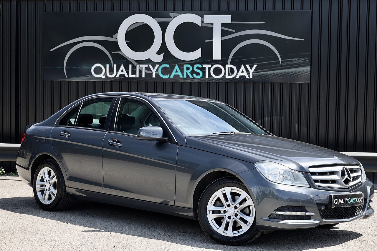Mercedes-Benz C200 CDI Exec SE Auto 2 Former Keepers + Full Service History - Large 0