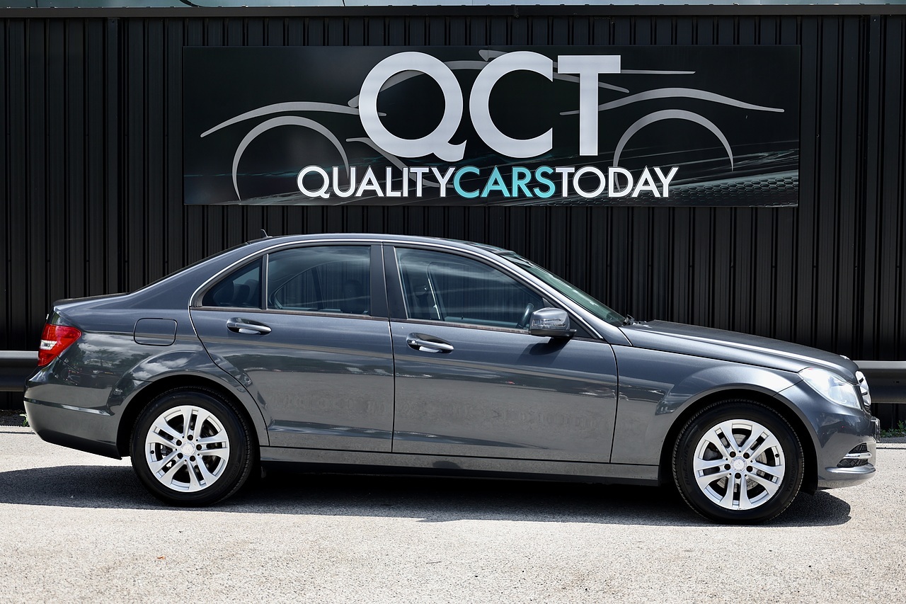 Mercedes-Benz C200 CDI Exec SE Auto 2 Former Keepers + Full Service History - Large 3