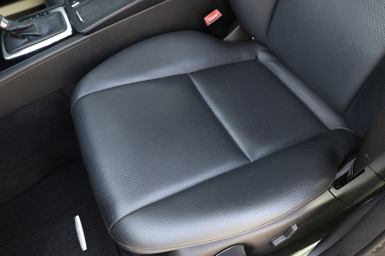 Mercedes-Benz C200 CDI Exec SE Auto 2 Former Keepers + Full Service History - Large 27