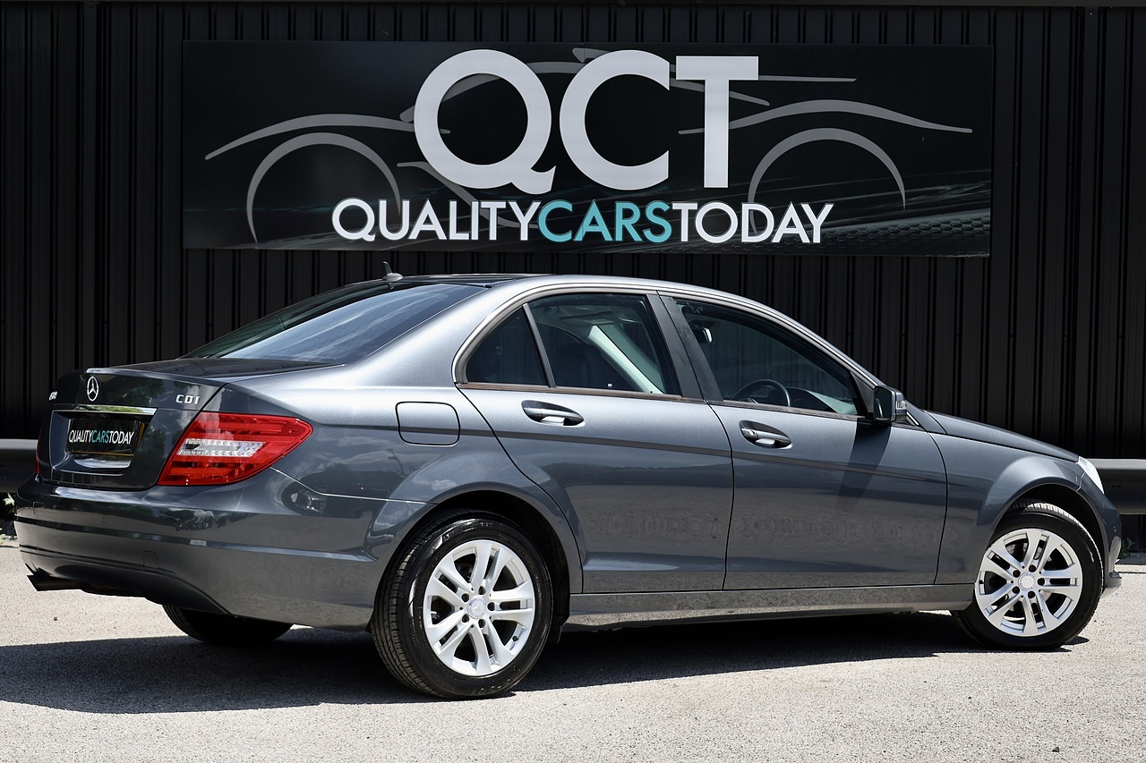 Mercedes-Benz C200 CDI Exec SE Auto 2 Former Keepers + Full Service History - Large 7