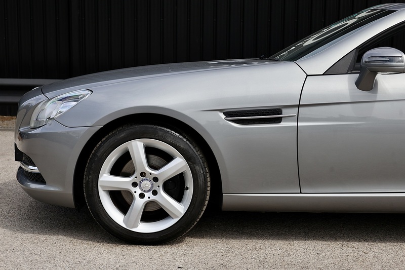 Mercedes-Benz SLK Fully Documented Service History + COMAND + Heated Seats Image 21