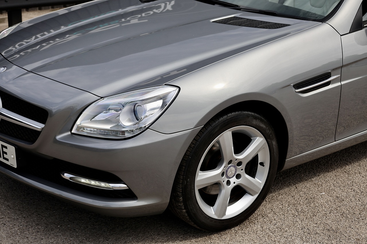 Mercedes-Benz SLK Fully Documented Service History + COMAND + Heated Seats - Large 20