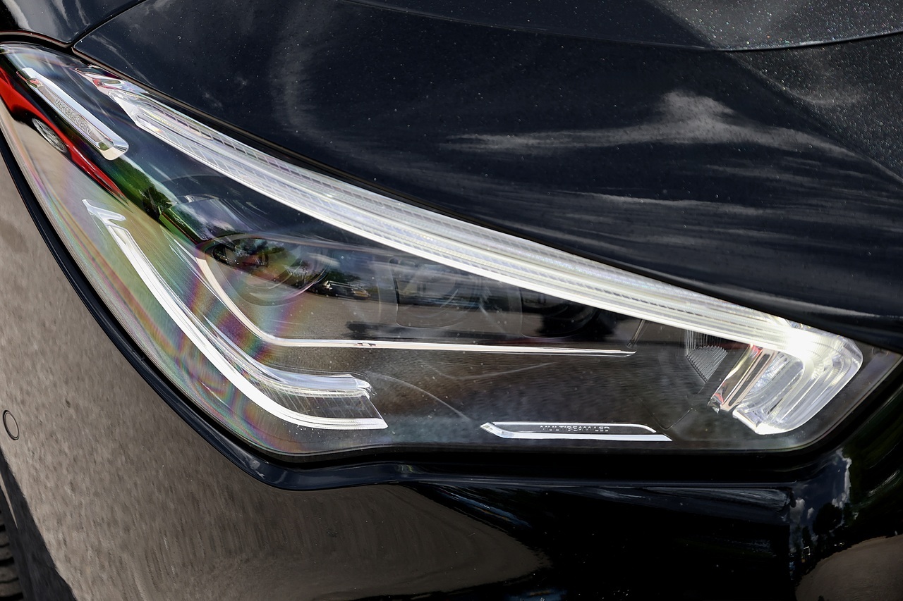 Mercedes-Benz CLA 220d AMG Line Premium Plus 1 Former Keeper + Full Service History - Large 7