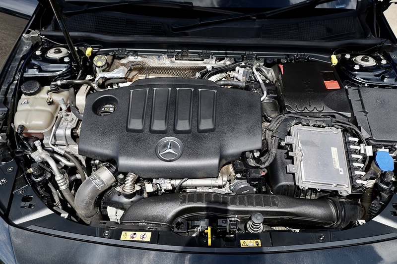 Mercedes-Benz CLA 220d AMG Line Premium Plus 1 Former Keeper + Full Service History Image 24
