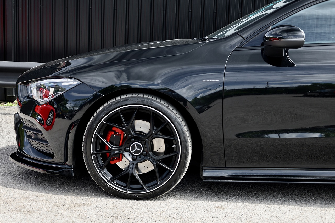 Mercedes-Benz CLA 220d AMG Line Premium Plus 1 Former Keeper + Full Service History - Large 29