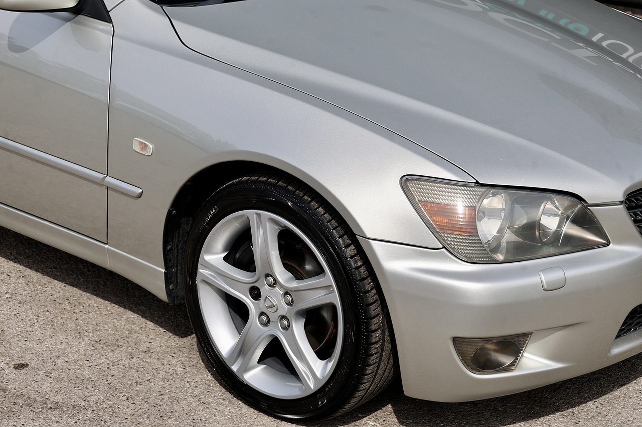 Lexus IS 200 SE Navigator UK Supplied + 1 Former Keeper + Lexus Service June 26 - Large 23