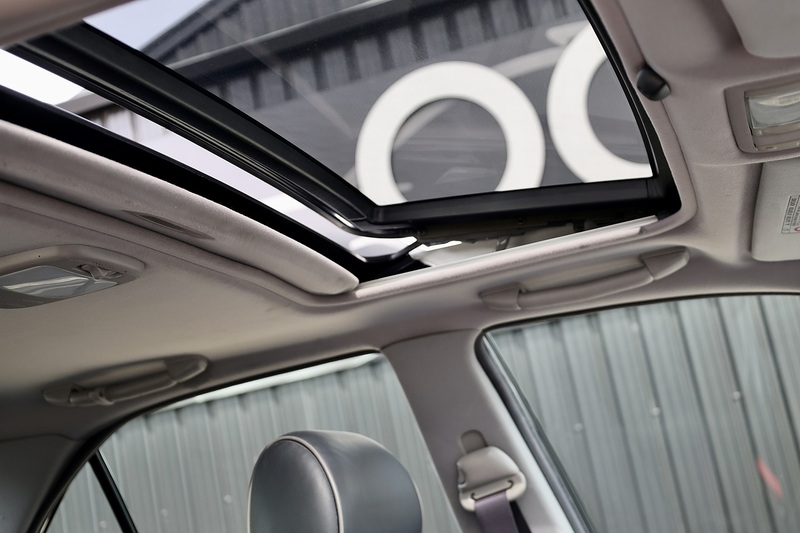 Lexus IS 200 SE Navigator UK Supplied + 1 Former Keeper + Lexus Service June 26 Image 26