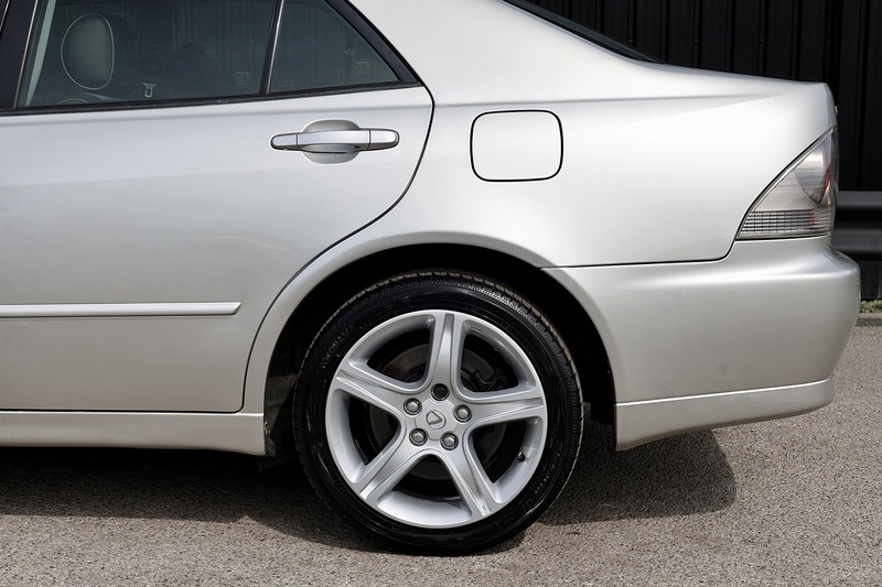Lexus IS 200 SE Navigator UK Supplied + 1 Former Keeper + Lexus Service June 26 Image 32