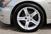 Lexus IS 200 SE Navigator UK Supplied + 1 Former Keeper + Lexus Service June 26 - Thumb 34
