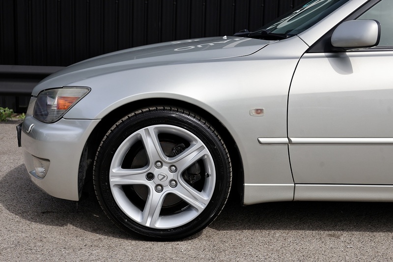 Lexus IS 200 SE Navigator UK Supplied + 1 Former Keeper + Lexus Service June 26 Image 31