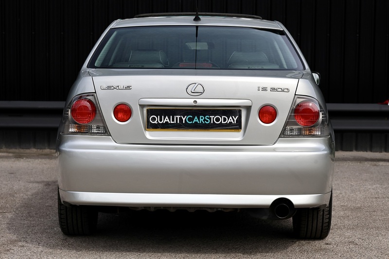 Lexus IS 200 SE Navigator UK Supplied + 1 Former Keeper + Lexus Service June 26 Image 4