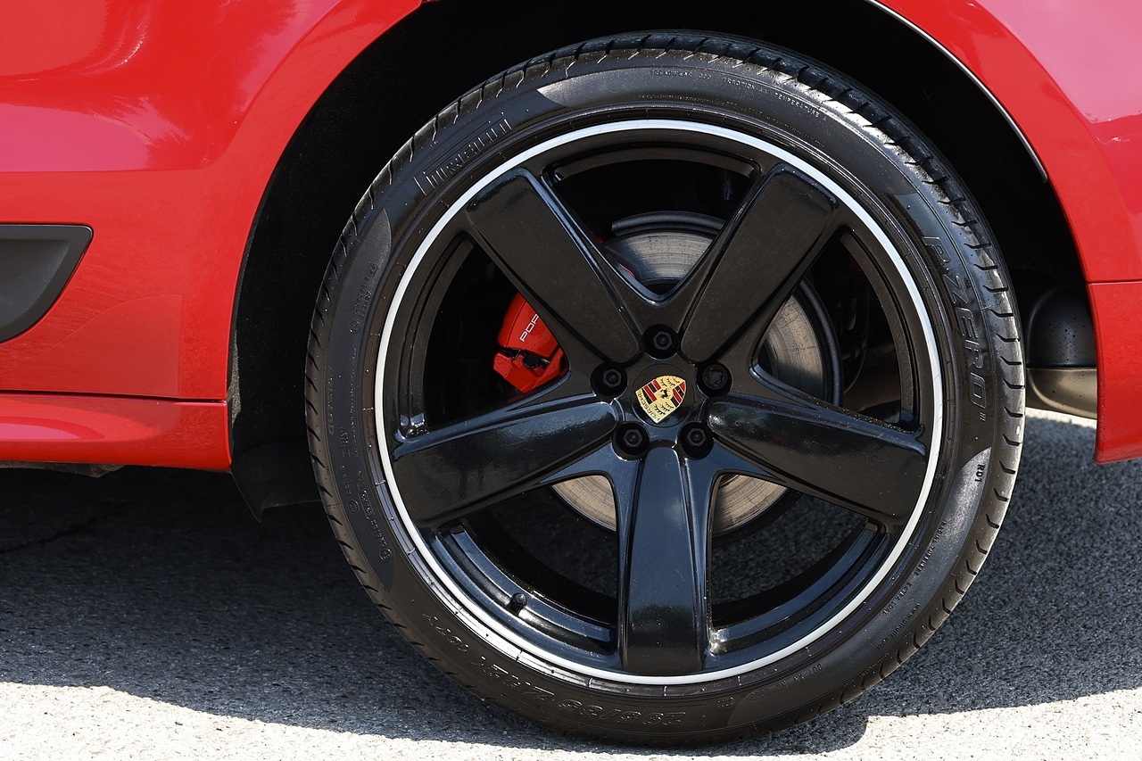 Porsche Macan GTS 2 Former Keepers + Huge / Rare Spec - Large 42