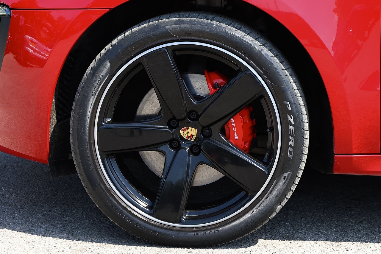 Porsche Macan GTS 2 Former Keepers + Huge / Rare Spec - Large 45