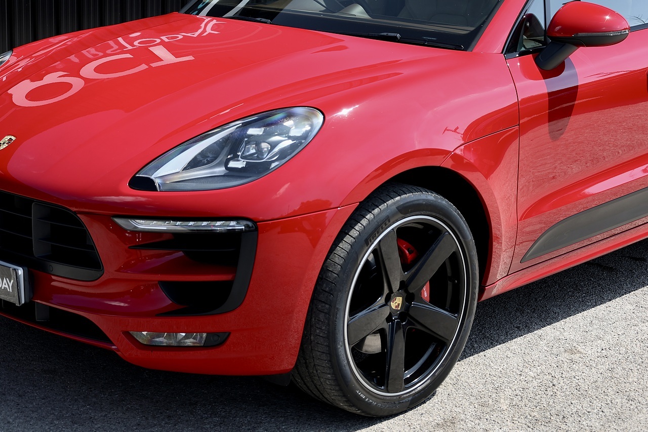 Porsche Macan GTS 2 Former Keepers + Huge / Rare Spec - Large 38