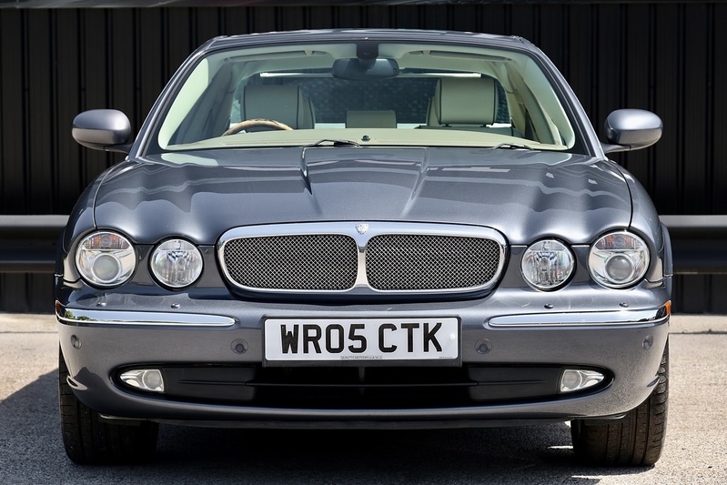 Jaguar XJ8 4.2 V8 Sovereign UK Supplied + Comprehensive History + Exceptional Condition Image 3