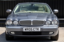 Jaguar XJ8 4.2 V8 Sovereign UK Supplied + Comprehensive History + Exceptional Condition - Thumb 3