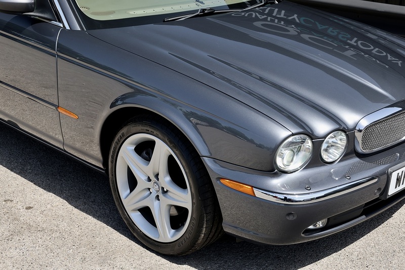 Jaguar XJ8 4.2 V8 Sovereign UK Supplied + Comprehensive History + Exceptional Condition Image 10