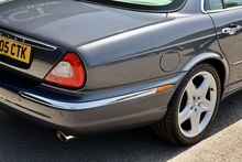 Jaguar XJ8 4.2 V8 Sovereign UK Supplied + Comprehensive History + Exceptional Condition - Thumb 13