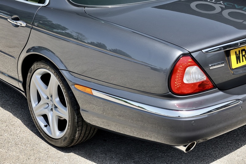 Jaguar XJ8 4.2 V8 Sovereign UK Supplied + Comprehensive History + Exceptional Condition Image 24