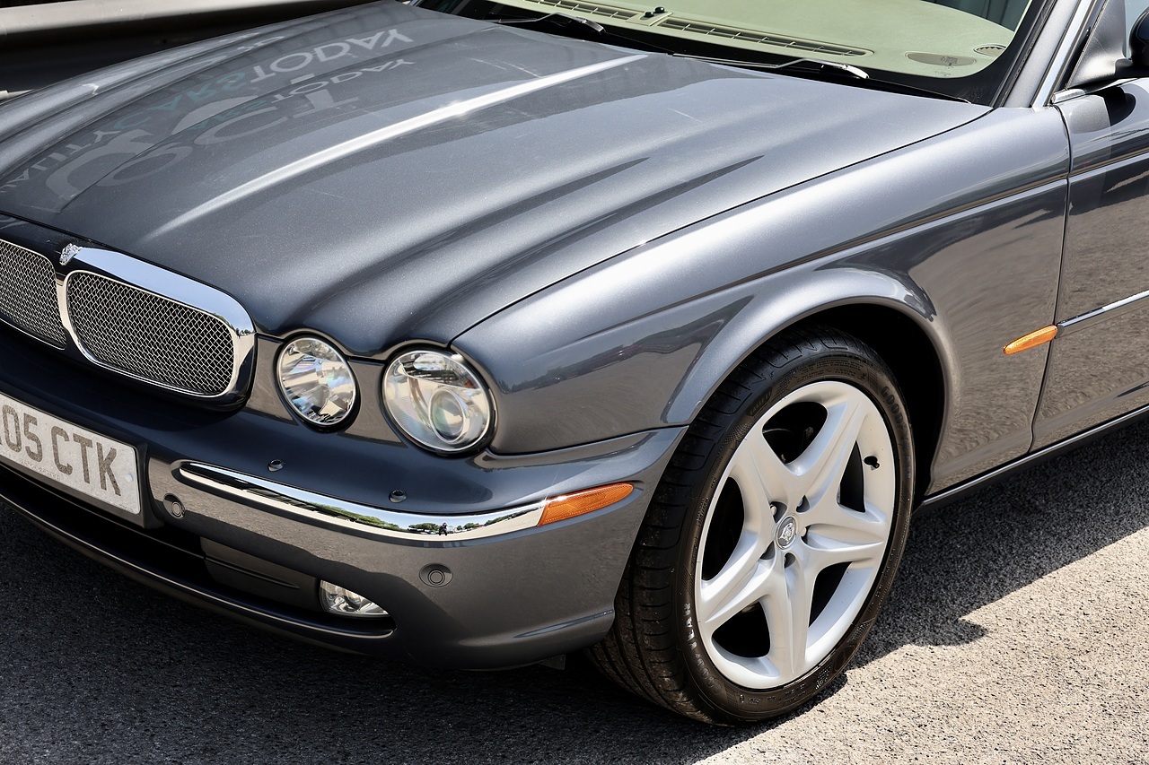 Jaguar XJ8 4.2 V8 Sovereign UK Supplied + Comprehensive History + Exceptional Condition - Large 21