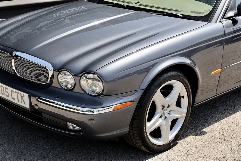 Jaguar XJ8 4.2 V8 Sovereign UK Supplied + Comprehensive History + Exceptional Condition Image 21