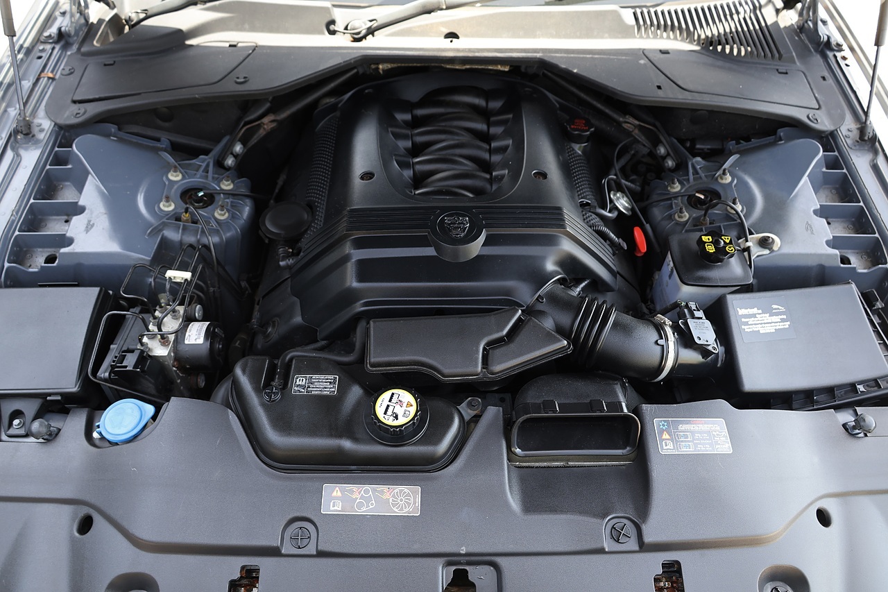 Jaguar XJ8 4.2 V8 Sovereign UK Supplied + Comprehensive History + Exceptional Condition - Large 34
