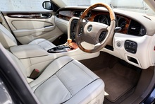 Jaguar XJ8 4.2 V8 Sovereign UK Supplied + Comprehensive History + Exceptional Condition - Thumb 8