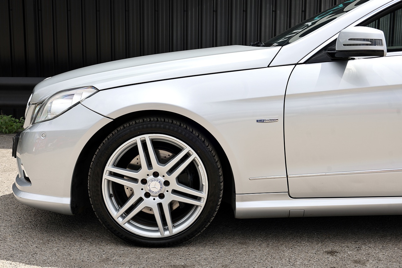 Mercedes-Benz E350 CDI AMG Sport Coupe Full Service History + Significant Recent Expenditure - Large 26