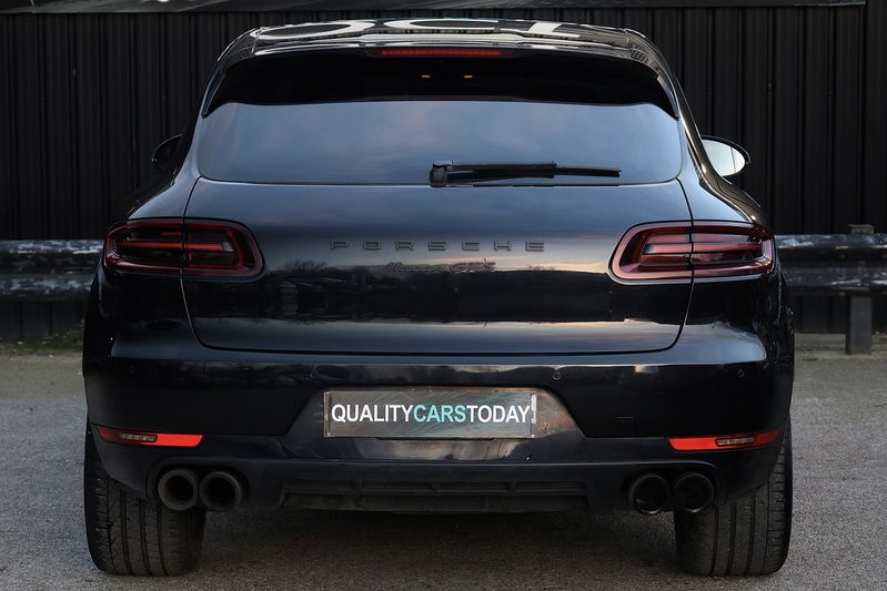 Porsche Macan GTS Macan GTS SUV 3 Automatic Petrol Image 4