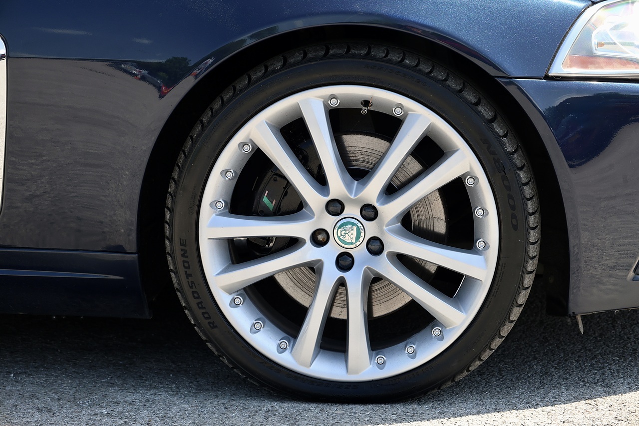 Jaguar XKR Convertible 4 Former Keepers + 17 Services + Desirable Specification - Large 28