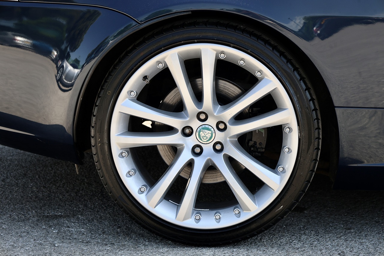 Jaguar XKR Convertible 4 Former Keepers + 17 Services + Desirable Specification - Large 29