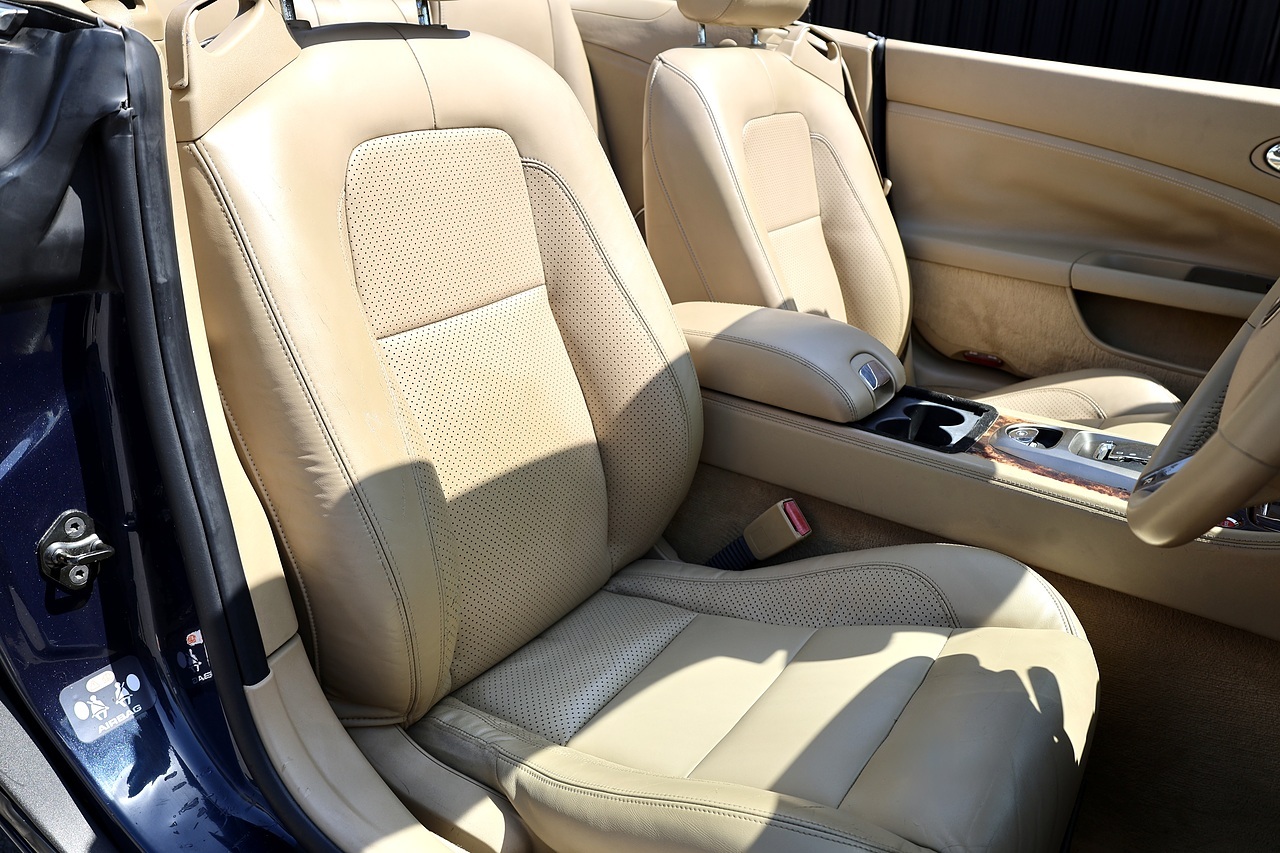Jaguar XKR Convertible 4 Former Keepers + 17 Services + Desirable Specification - Large 18