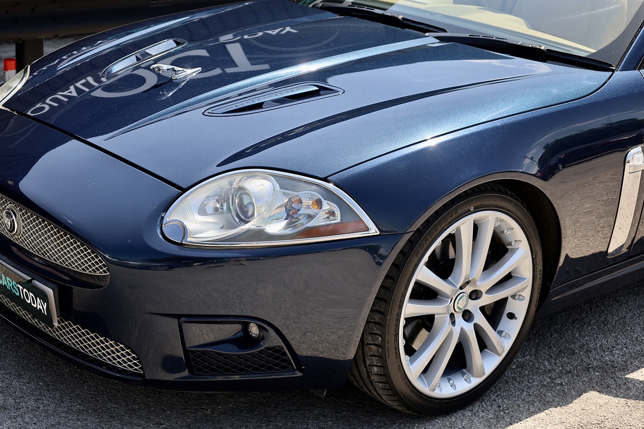 Jaguar XKR Convertible 4 Former Keepers + 17 Services + Desirable Specification - Large 22