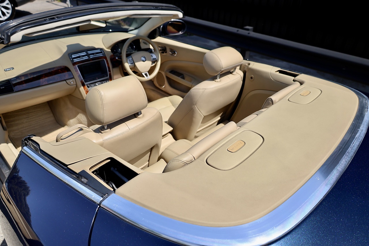 Jaguar XKR Convertible 4 Former Keepers + 17 Services + Desirable Specification - Large 30