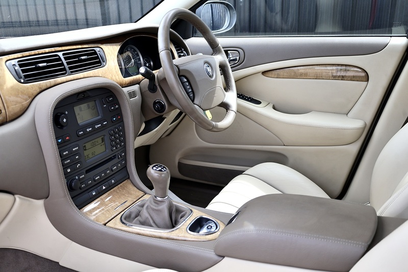 Jaguar S-Type 3.0 Manual Extremely Rare Manual Gearbox + High Luxury Leather Image 13